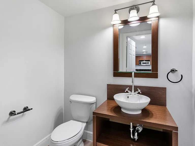 610 Clematis St #527 — Photo 6