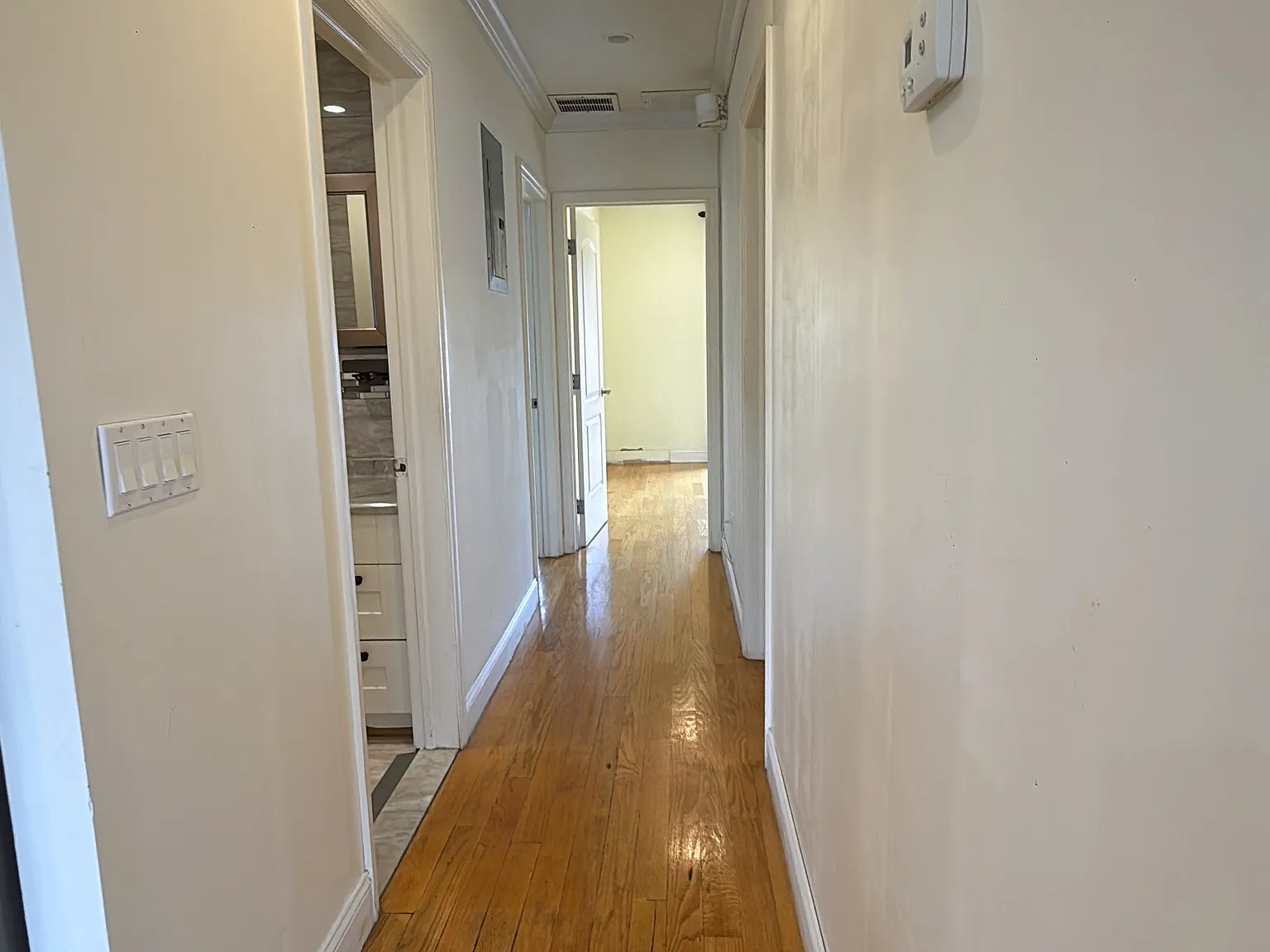 3 bed, 1400 sqft, $3,300 — Photo 4