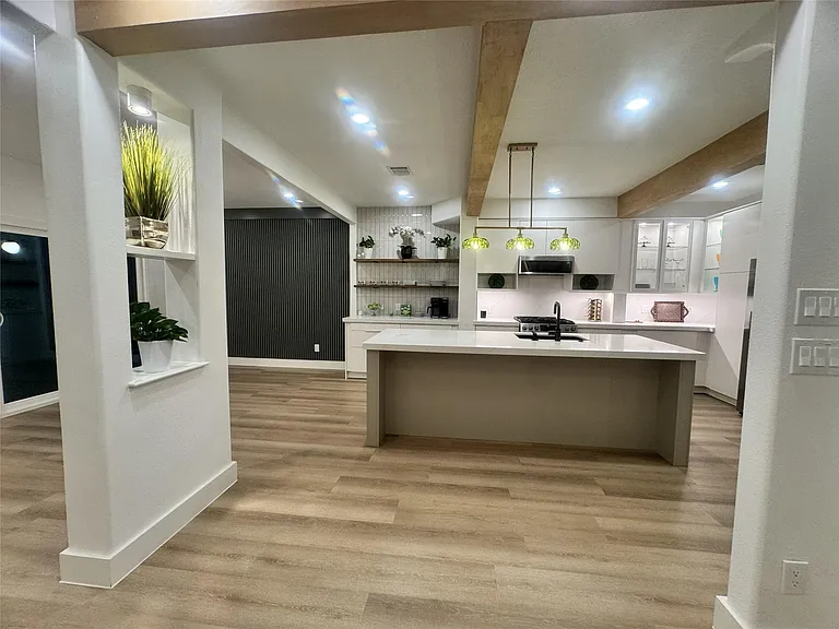 516 S Post Oak Ln #9 — Photo 12