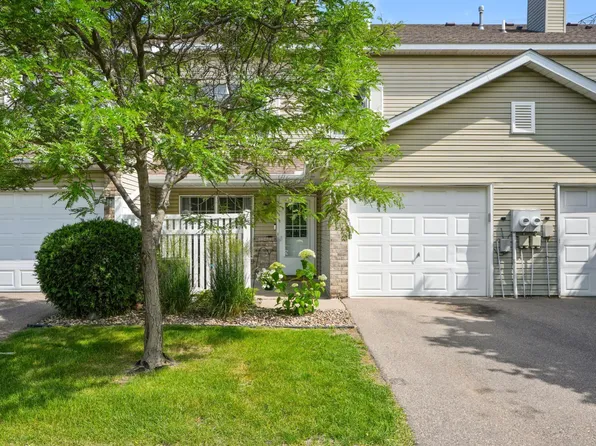 14890 57th St N APT 2A, Stillwater, MN 55082