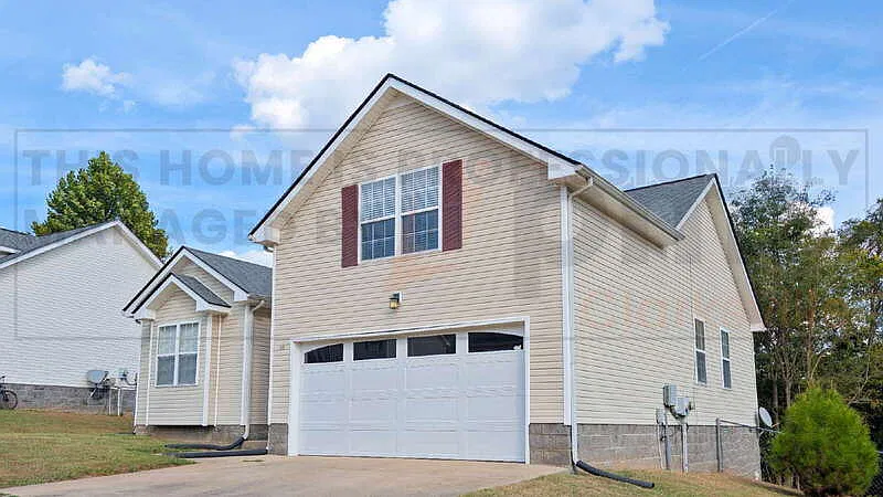 3 bed, 2.0 bath, 1652 sqft, $1,700 — Photo 3