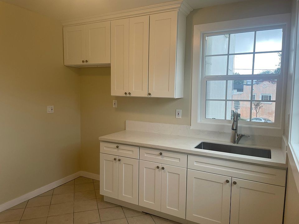 1st image of 3015 Fairmount St
