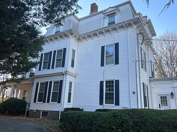 2nd image of 216R Lowell St #4