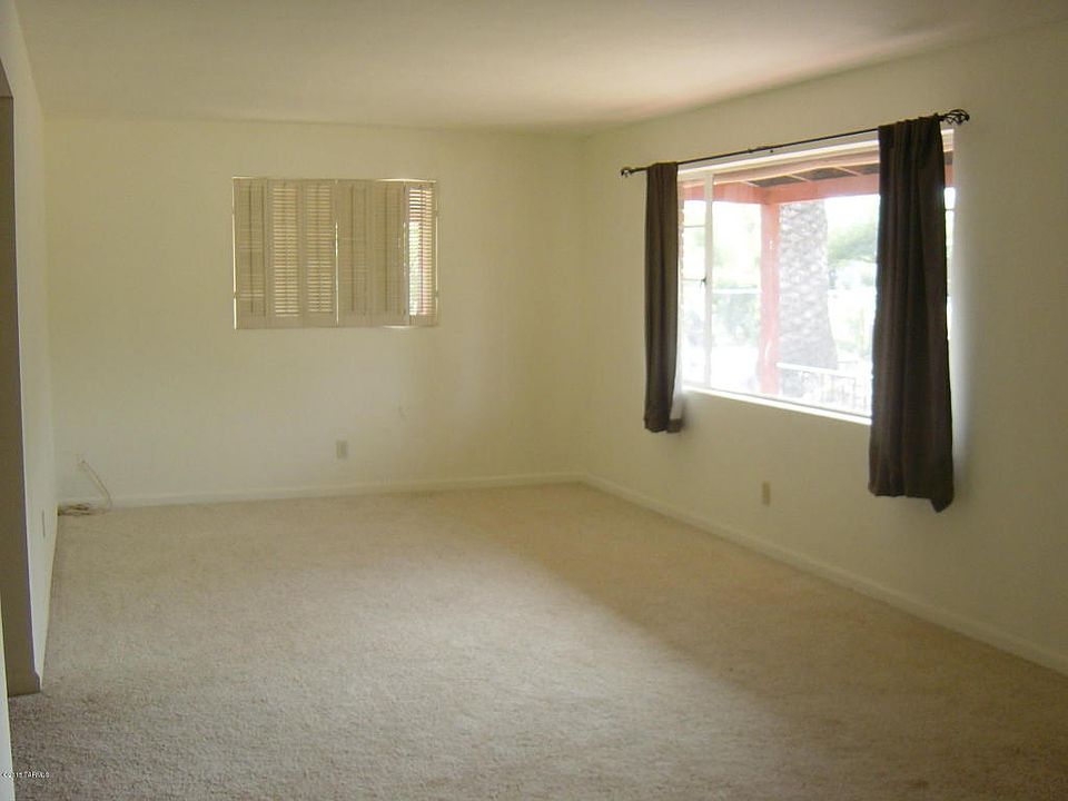 1st image of 934 N Montezuma Ave