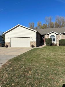 809 16th Ave SE, Minot, ND, 58701