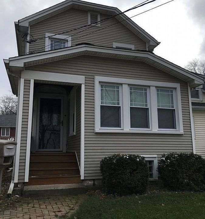 1st image of 604 Illinois St