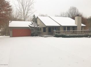 301 Union St, Douglas, MI 49406