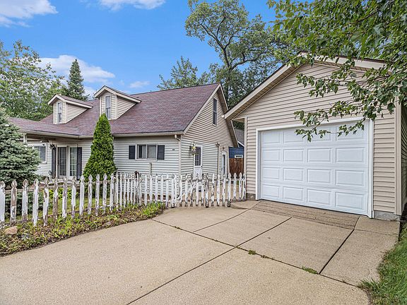 5th image of 8613 Glenn Dr