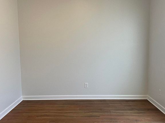 5th image of 802 Ashley Meadow Ln