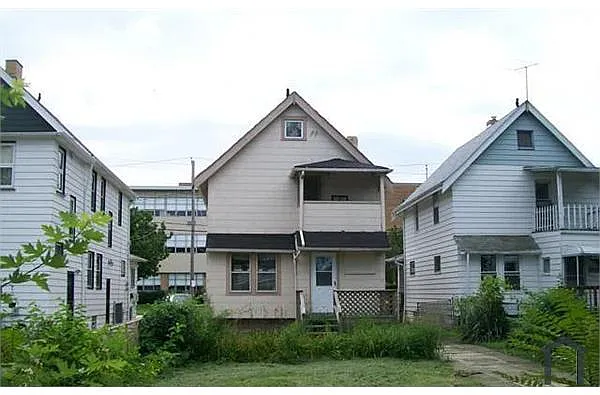 Building Photo - 3206 Montclair Ave