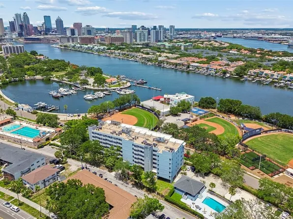 160 Columbia Dr APT 206, Tampa, FL 33606