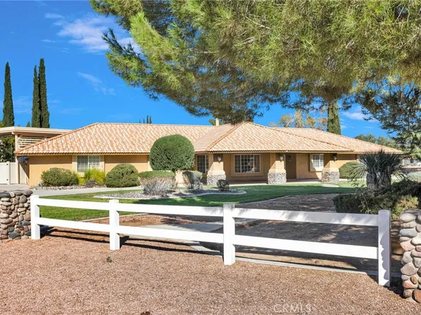 13371 Waco Ln, Apple Valley, CA 92308