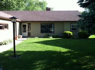 415 E Sycamore St, Sycamore, IL 60178