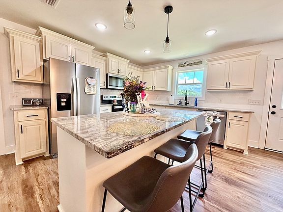 2nd image of 263 Peacock Cir