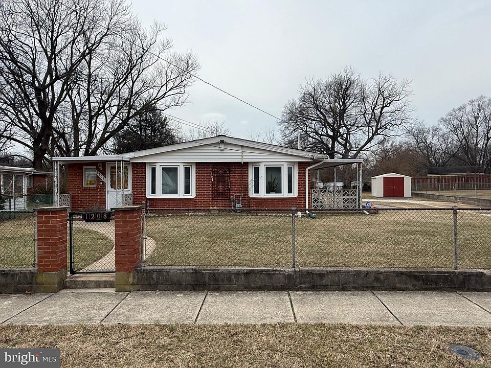 1st image of 1208 Montgomery Dr