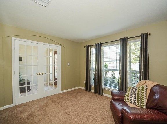4th image of 6706 Laguna Trace St