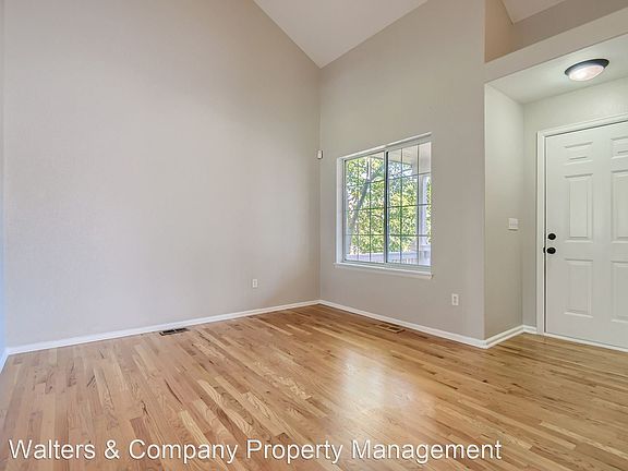 4th image of 3954 Garnet Pl