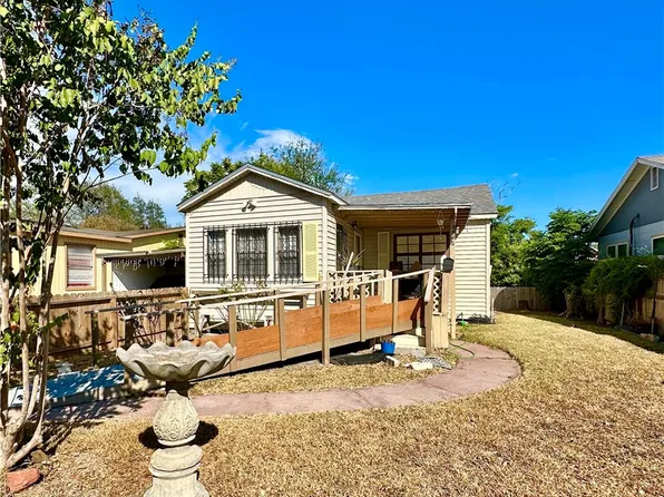 4946 Brandesky Dr, Corpus Christi, TX 78415
