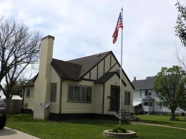 307 2nd St S, Glen Ullin, ND 58631