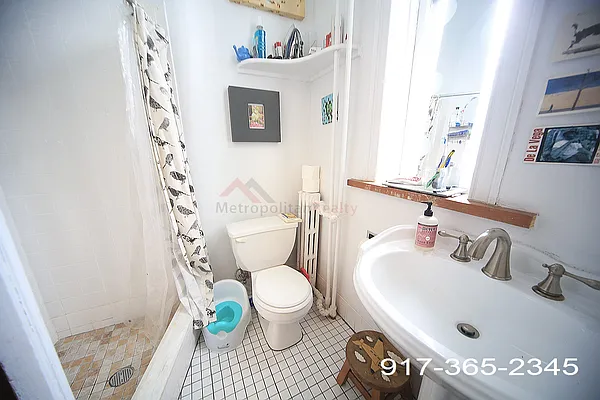 Rented by Metropolitan Realty | media 13