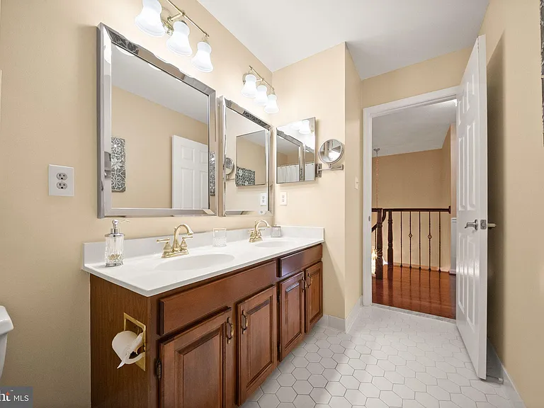 5667 Lonesome Dove Ct — Photo 62