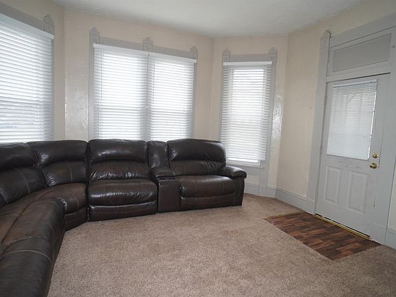 4th image of 529 W 1st St Unit 9