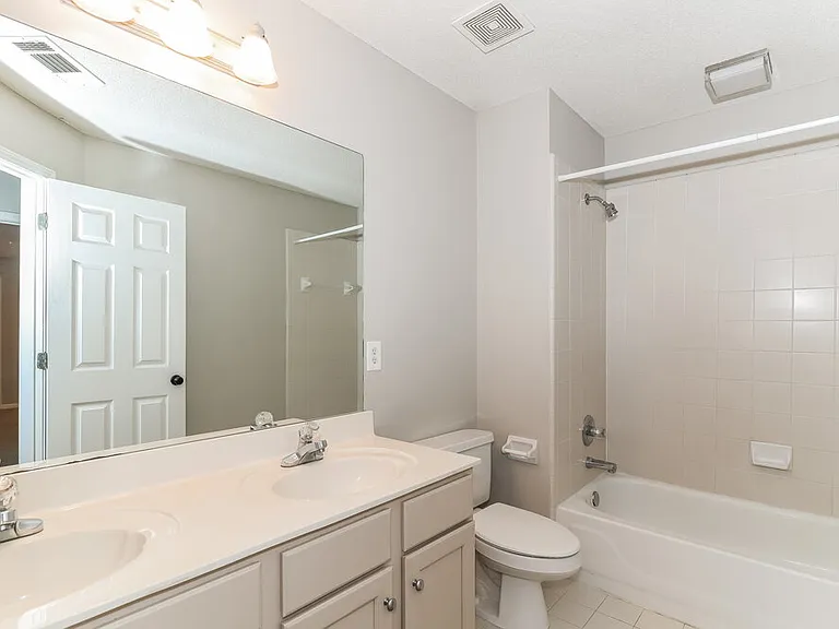 8895 Linell Cv — Photo 11