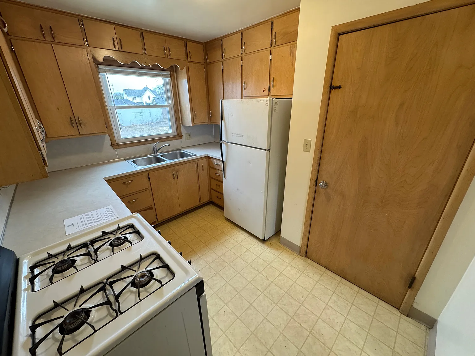 1 bed, 1.0 bath, $825 — Photo 4