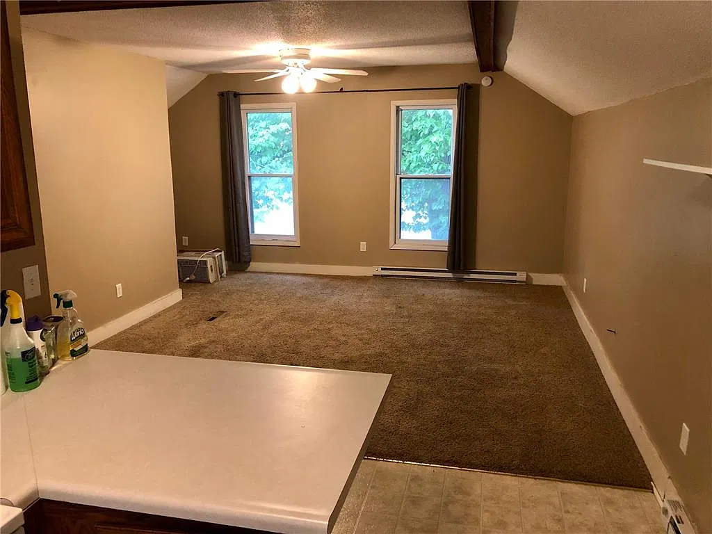 2 bed, 854 sqft, $950 — Photo 3