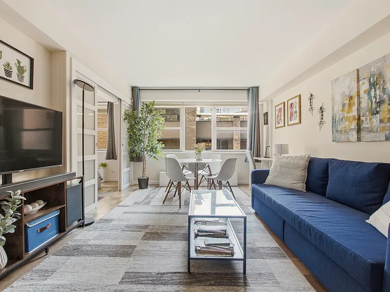 153 E 57th St #17B — Photo 3