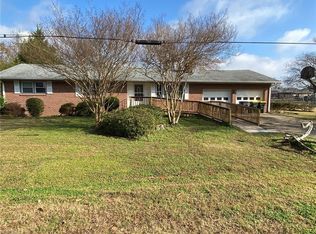 923 Magruder Rd, Smithfield, VA 23430