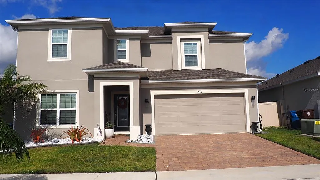 5 bed, 2.5 bath, 2621 sqft, $2,550 — Photo 1