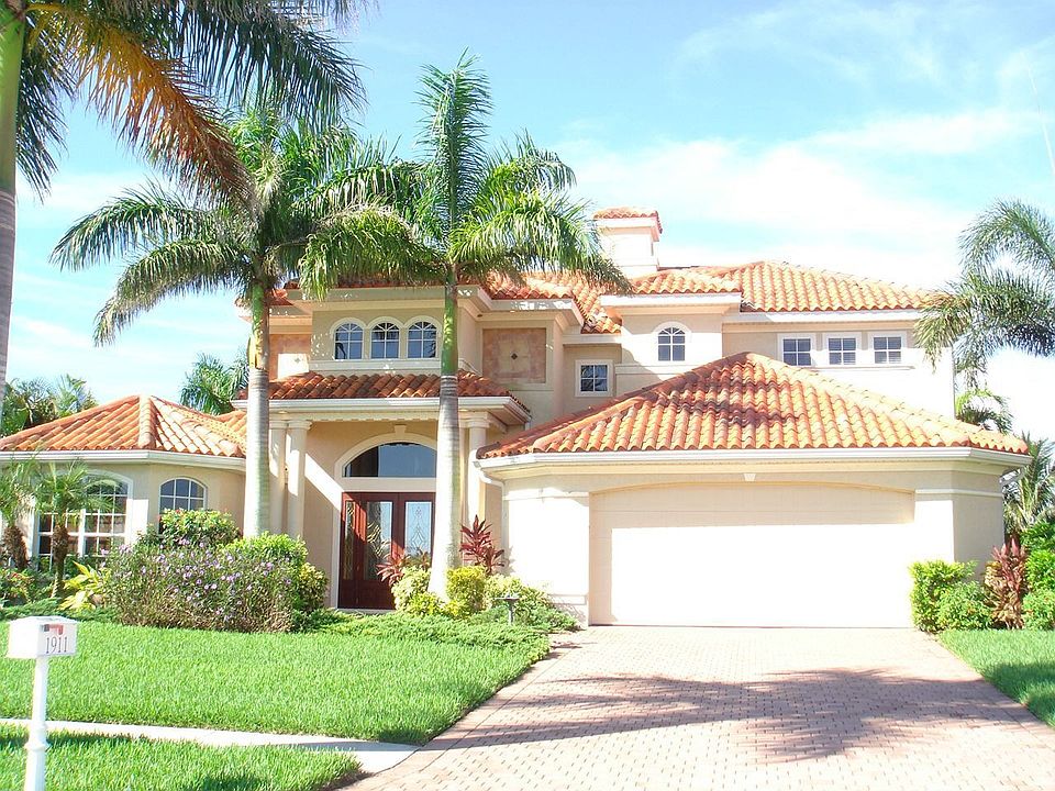 1911 Harbour Circle