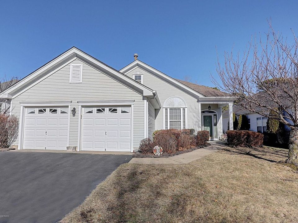 1st image of 21 Silverspring Dr