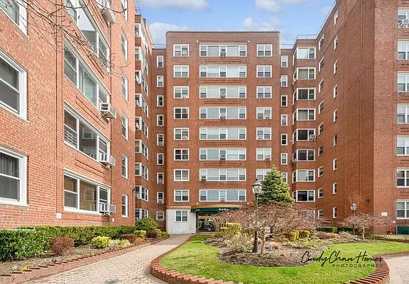 2nd image of 110-45 Queens Blvd #402