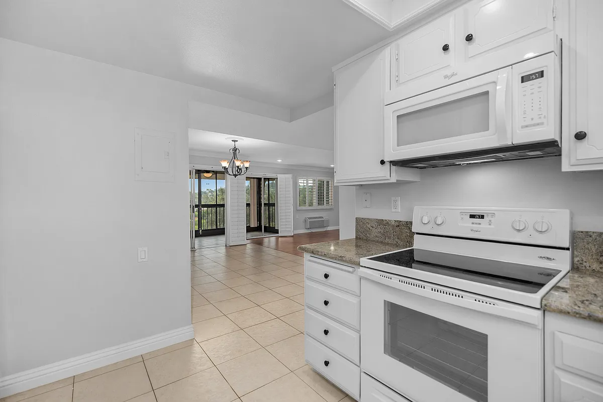 1 bed, 961 sqft, $2,800 — Photo 3