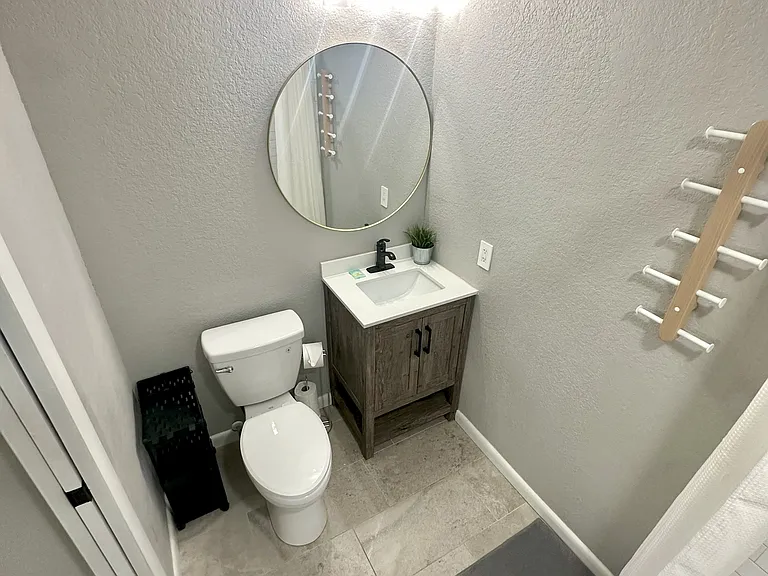 147 42nd Ave NE #2 — Photo 16
