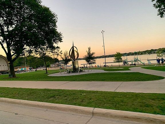 4th image of 305 South Concord ROAD