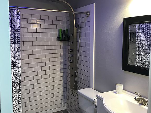 Jetted walk-in shower