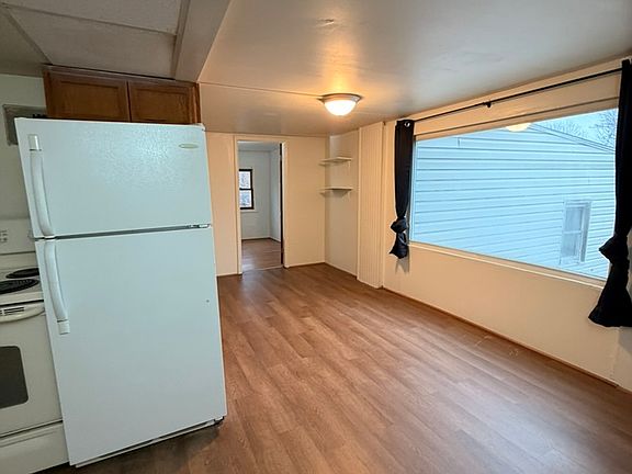 3rd image of 37 Biggs Ln #6