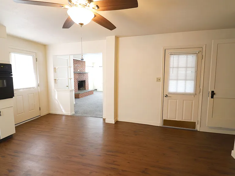 517 E Main St — Photo 5