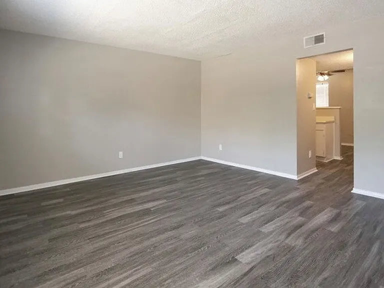Bryant Grove Apartments — Photo 74