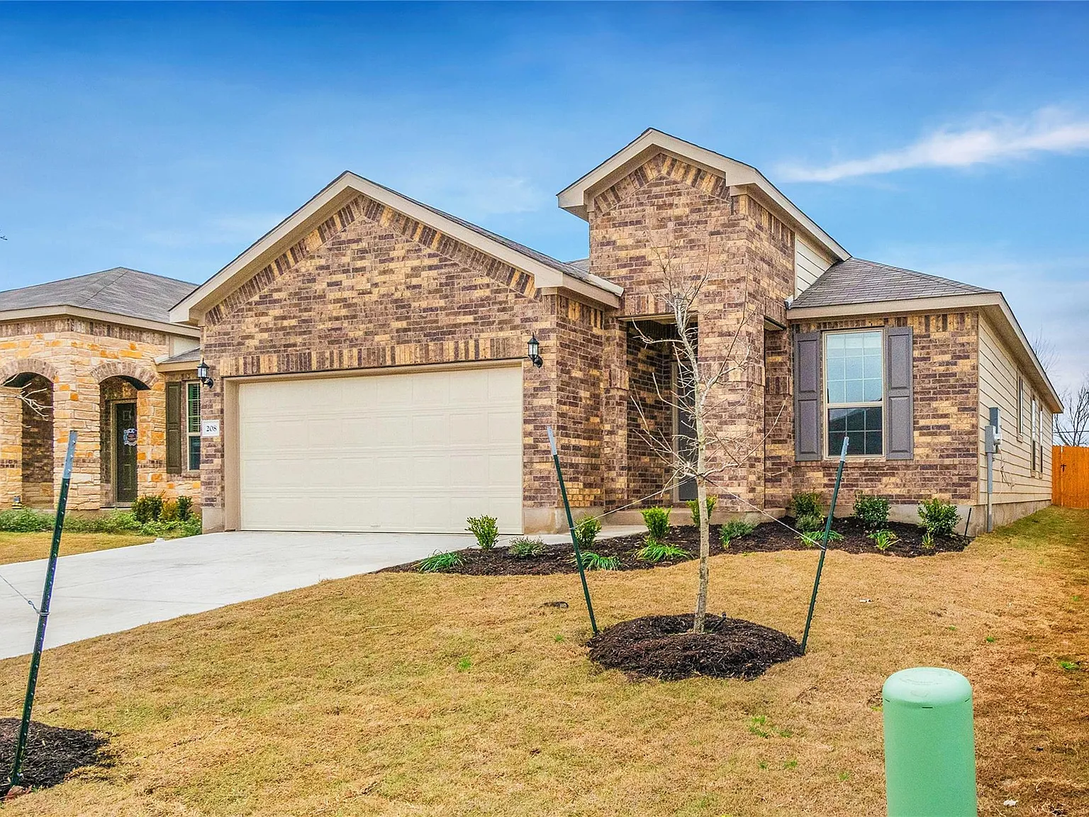 3 bed, 2.0 bath, 1650 sqft, $1,695 — Photo 3