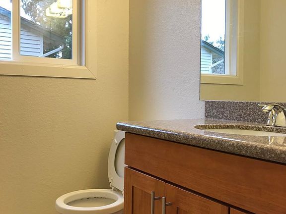 5th image of 17540 NE 88th Pl