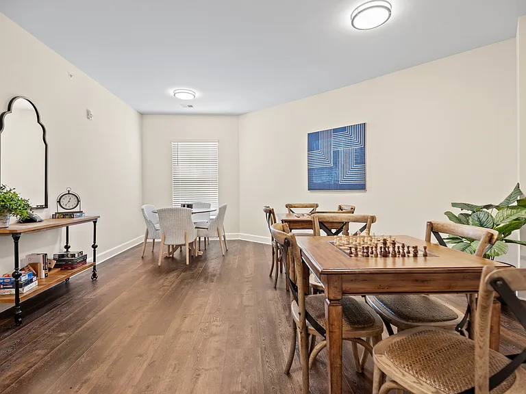 Oak Forest Pointe — Photo 17