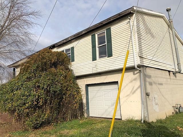 2nd image of 479 E 1st Ave