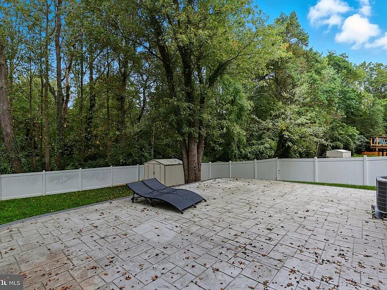 5023 King Richard Dr — Photo 28