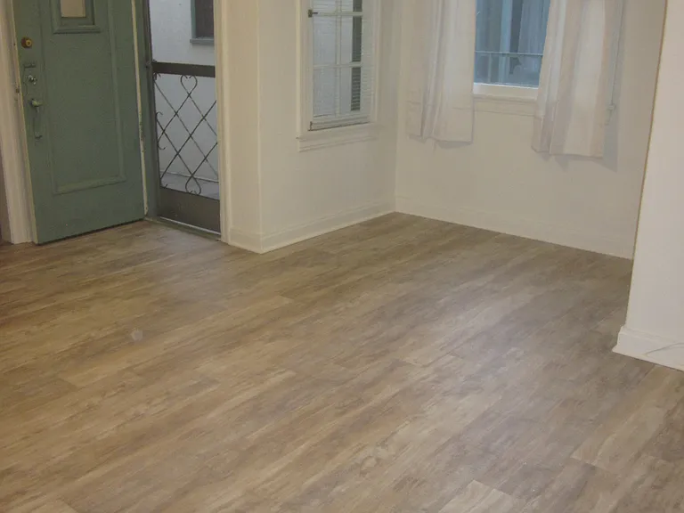 808 N Detroit St #1/2 — Photo 2