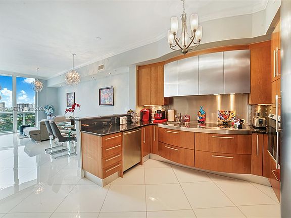 4th image of 18101 Collins Ave APT 1906