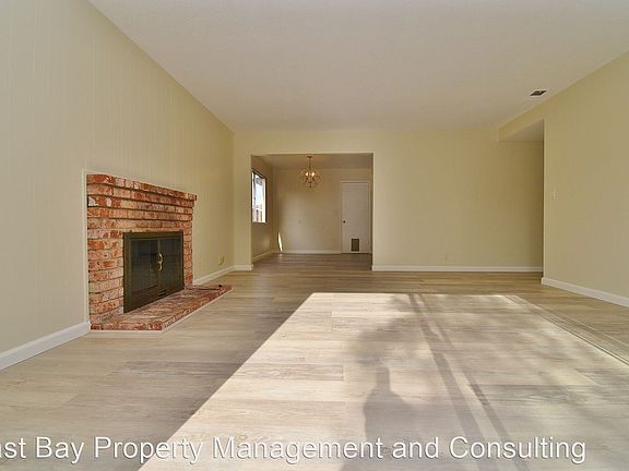 4th image of 1858 Everglades Dr